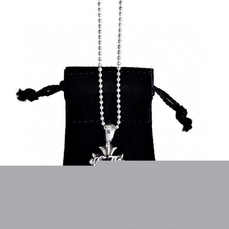Ch**me He**ts necklaces